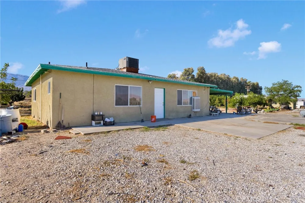 10099 Highland Avenue Lucerne Valley, CA 92356