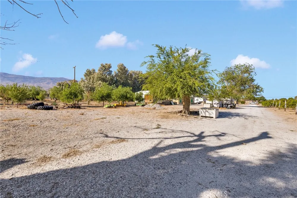 10099 Highland Avenue Lucerne Valley, CA 92356