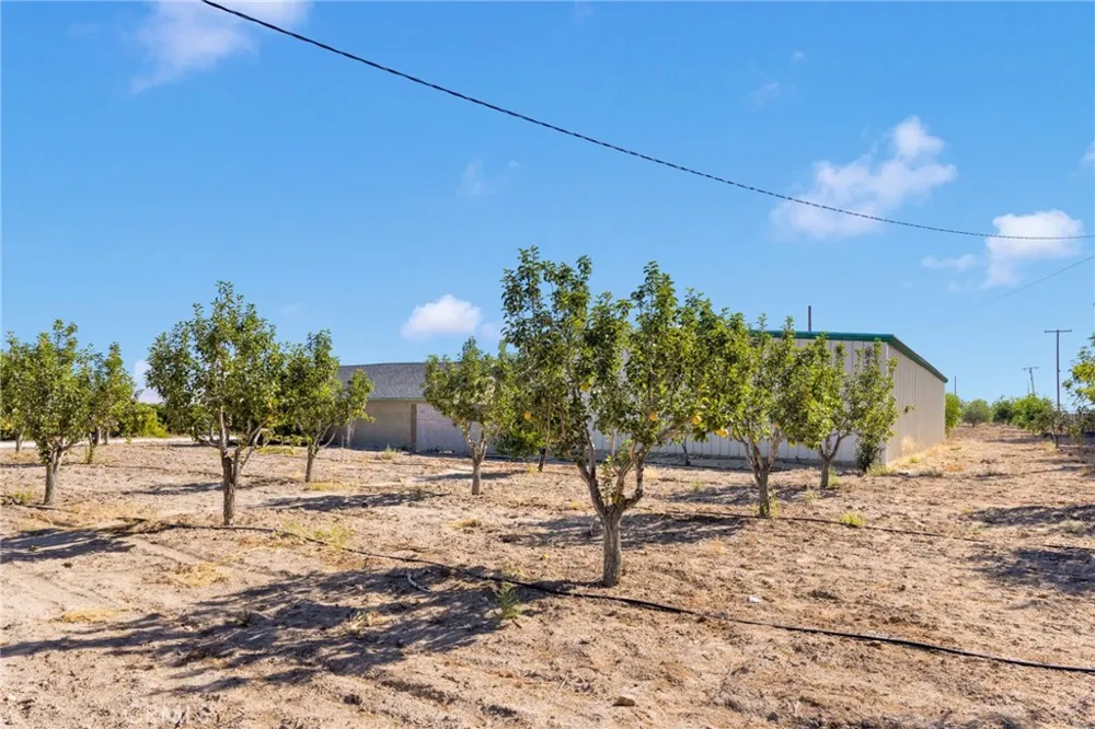 10099 Highland Avenue Lucerne Valley, CA 92356