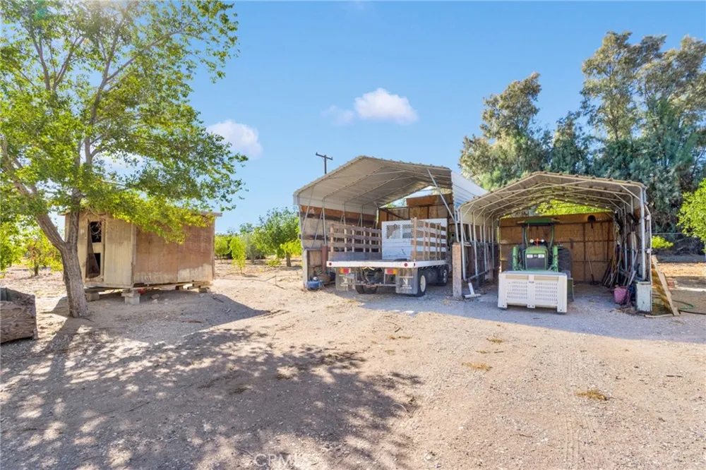 10099 Highland Avenue Lucerne Valley, CA 92356