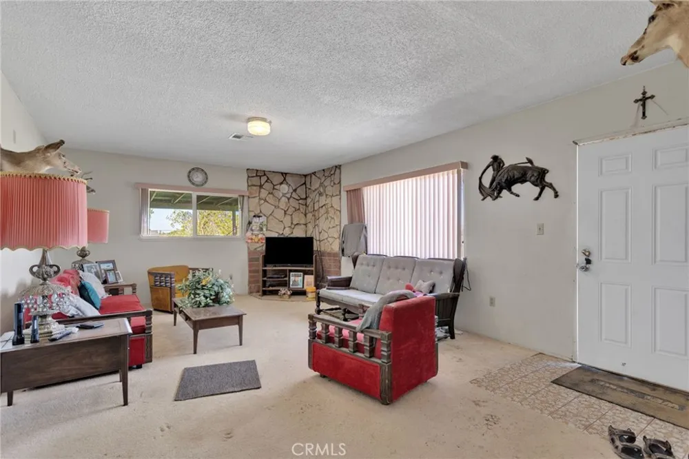 10099 Highland Avenue Lucerne Valley, CA 92356