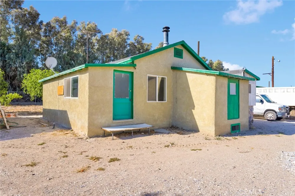 10099 Highland Avenue Lucerne Valley, CA 92356