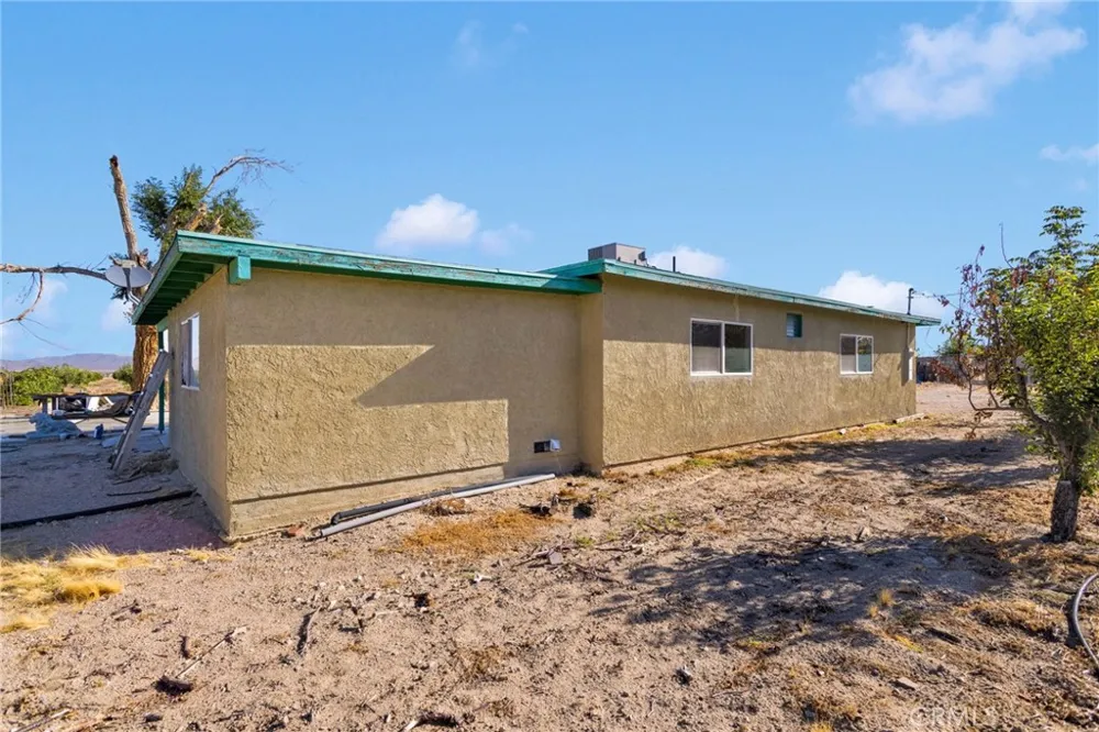 10099 Highland Avenue Lucerne Valley, CA 92356