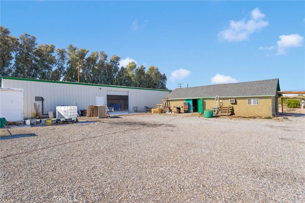 10099 Highland Avenue Lucerne Valley, CA 92356