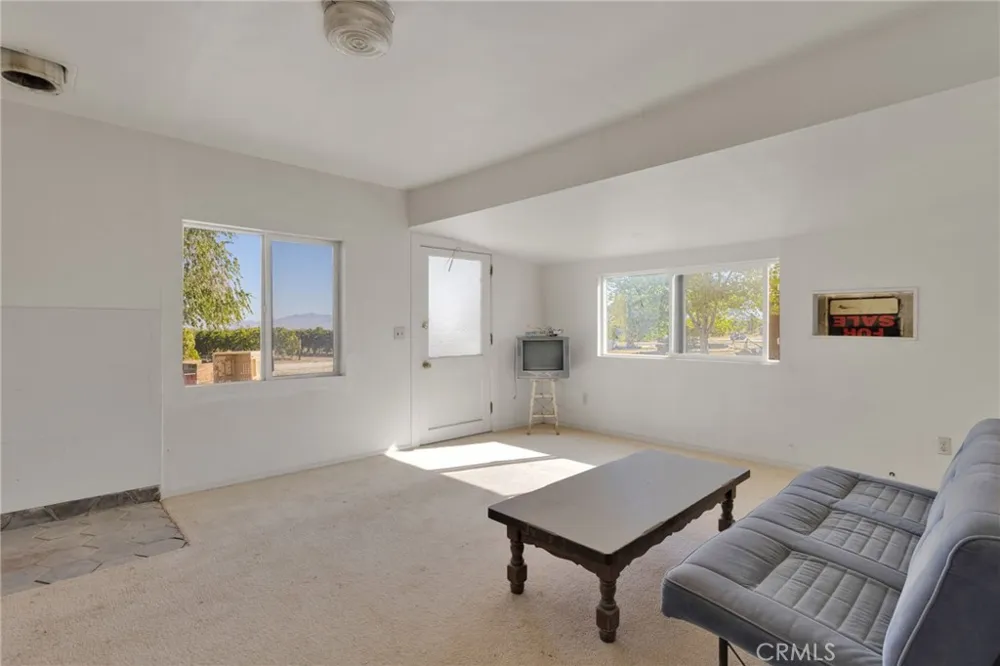 10099 Highland Avenue Lucerne Valley, CA 92356