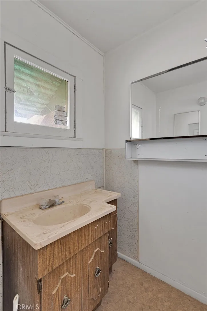 10099 Highland Avenue Lucerne Valley, CA 92356