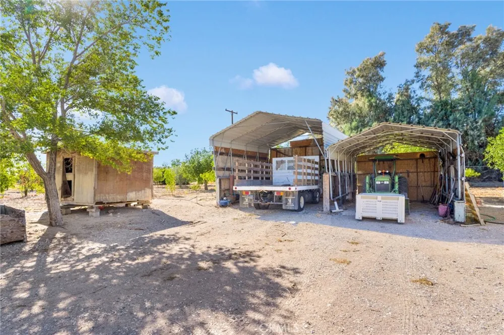 10099 Highland Avenue Lucerne Valley, CA 92356