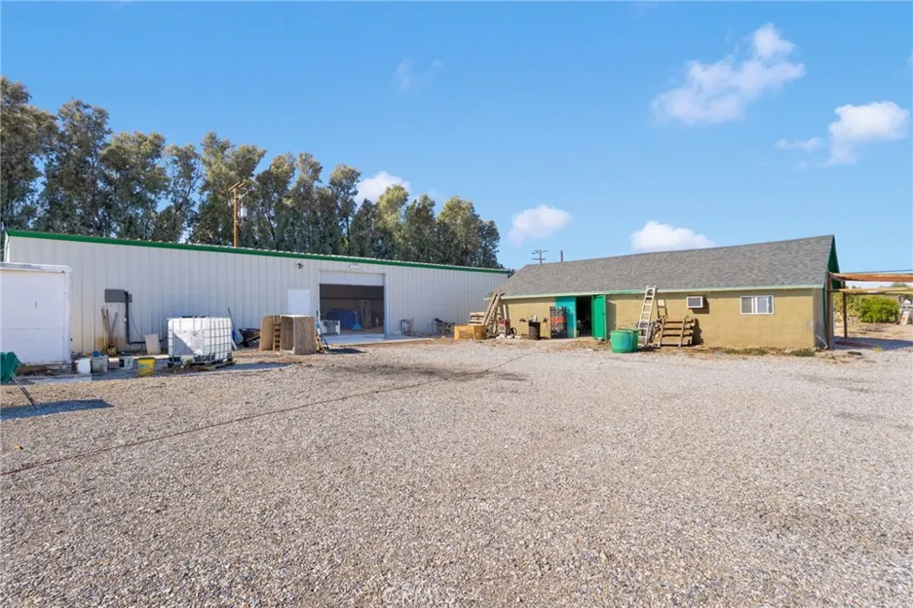 10099 Highland Avenue Lucerne Valley, CA 92356