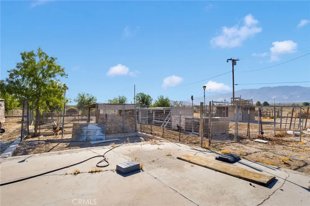 10099 Highland Avenue Lucerne Valley, CA 92356