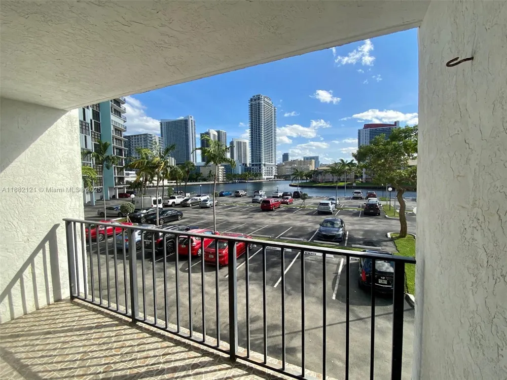 200 Leslie Dr #228 Hallandale Beach, FL 33009