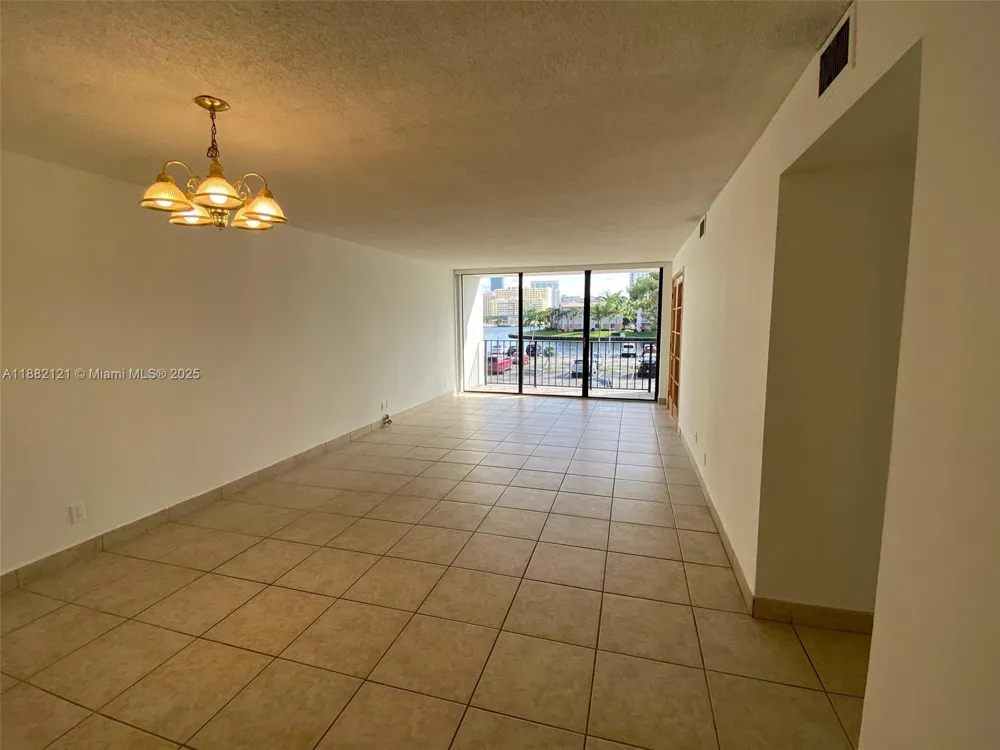 200 Leslie Dr #228 Hallandale Beach, FL 33009