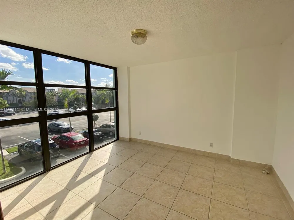 200 Leslie Dr #228 Hallandale Beach, FL 33009