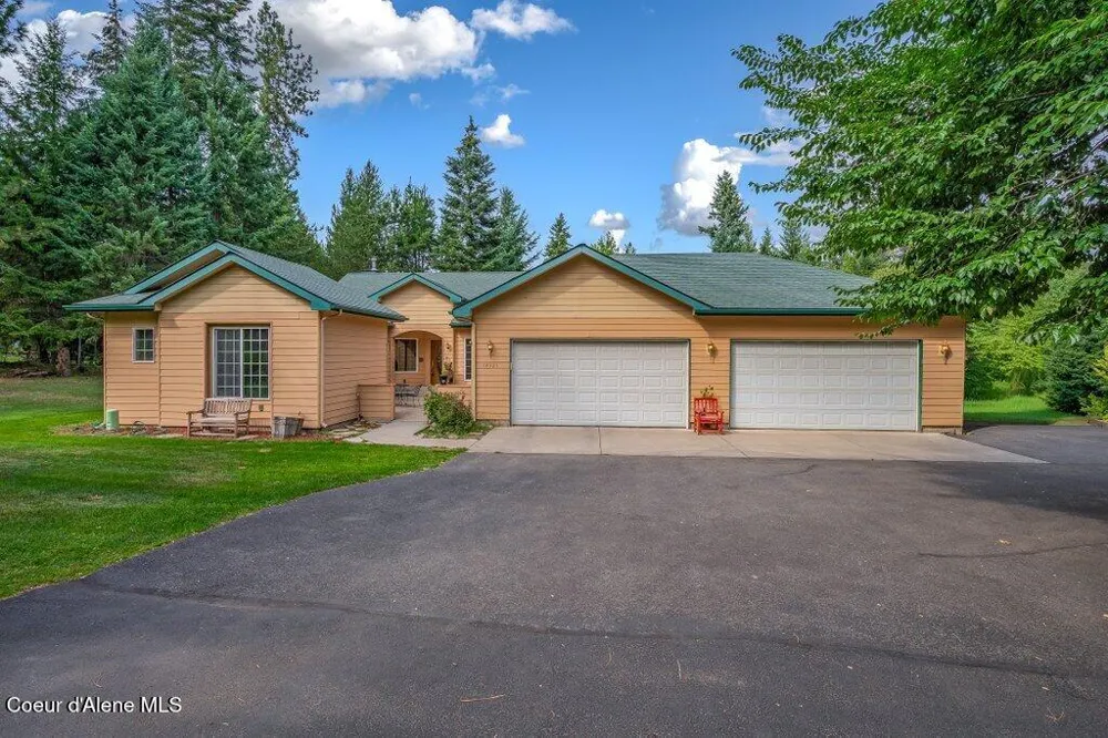 18321 W RICE AVENUE Hauser, ID 83854