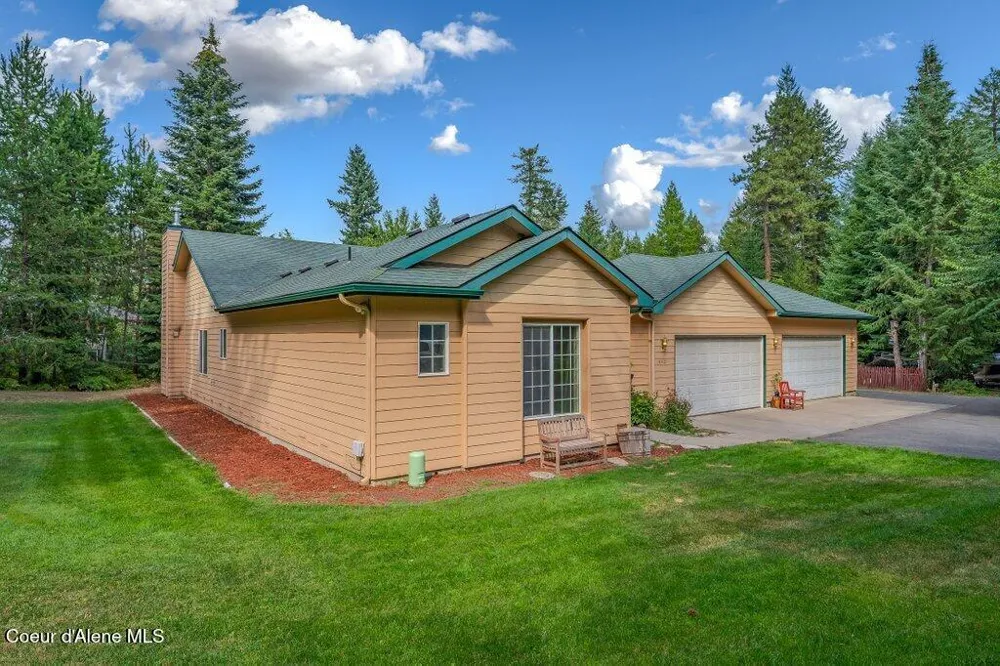 18321 W RICE AVENUE Hauser, ID 83854