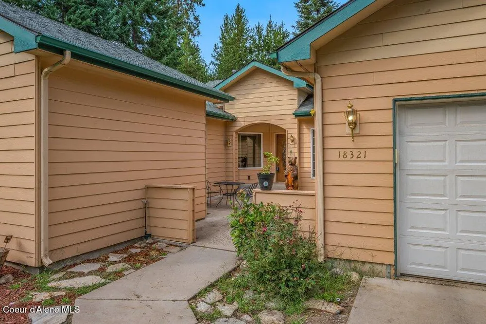 18321 W RICE AVENUE Hauser, ID 83854