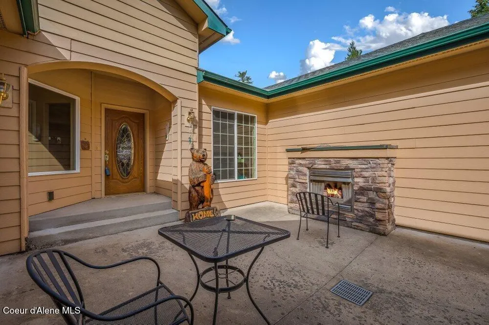 18321 W RICE AVENUE Hauser, ID 83854
