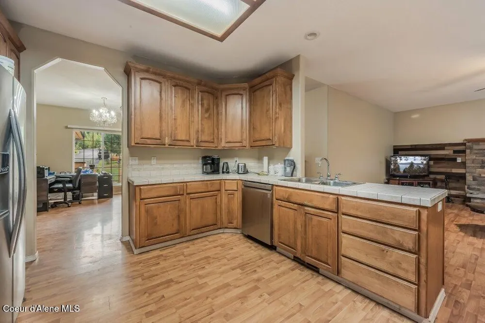 18321 W RICE AVENUE Hauser, ID 83854