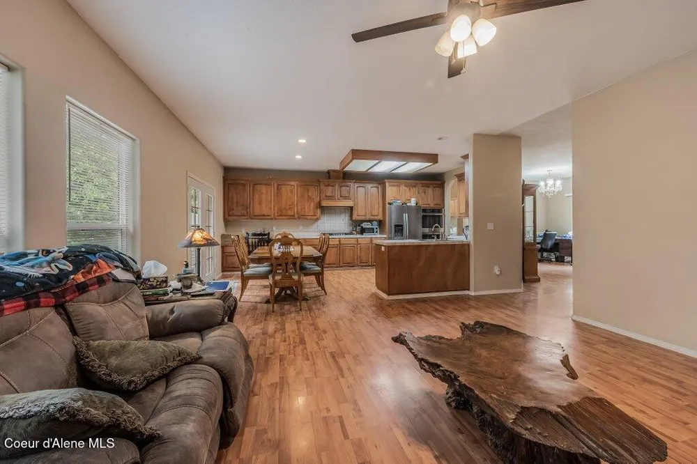 18321 W RICE AVENUE Hauser, ID 83854
