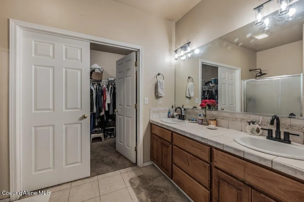18321 W RICE AVENUE Hauser, ID 83854
