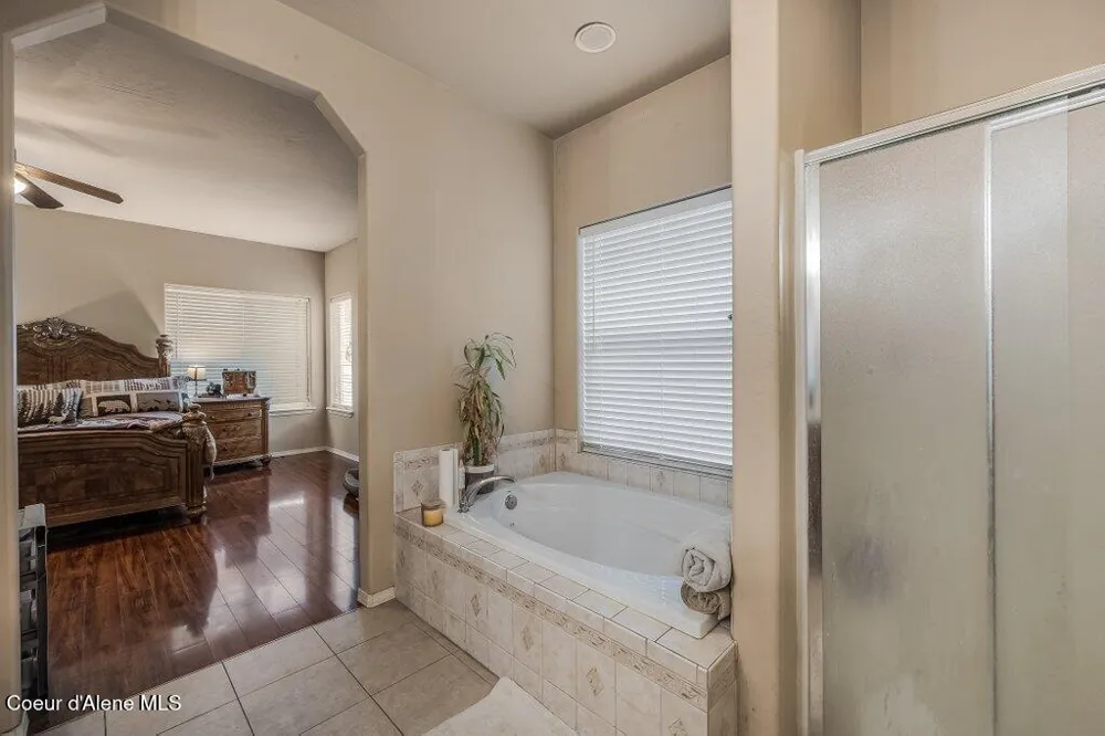 18321 W RICE AVENUE Hauser, ID 83854