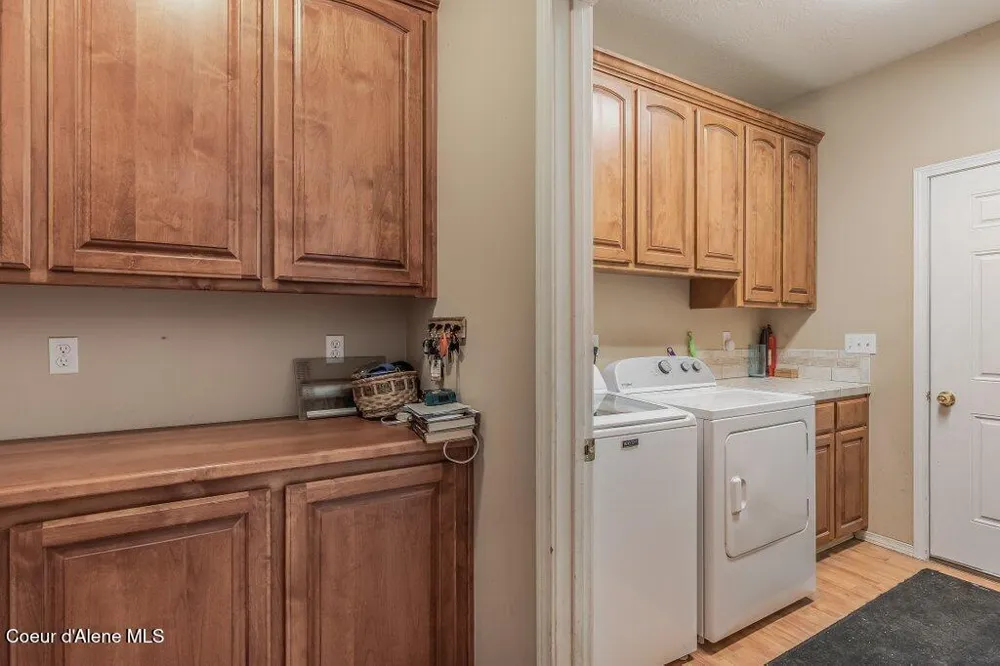 18321 W RICE AVENUE Hauser, ID 83854