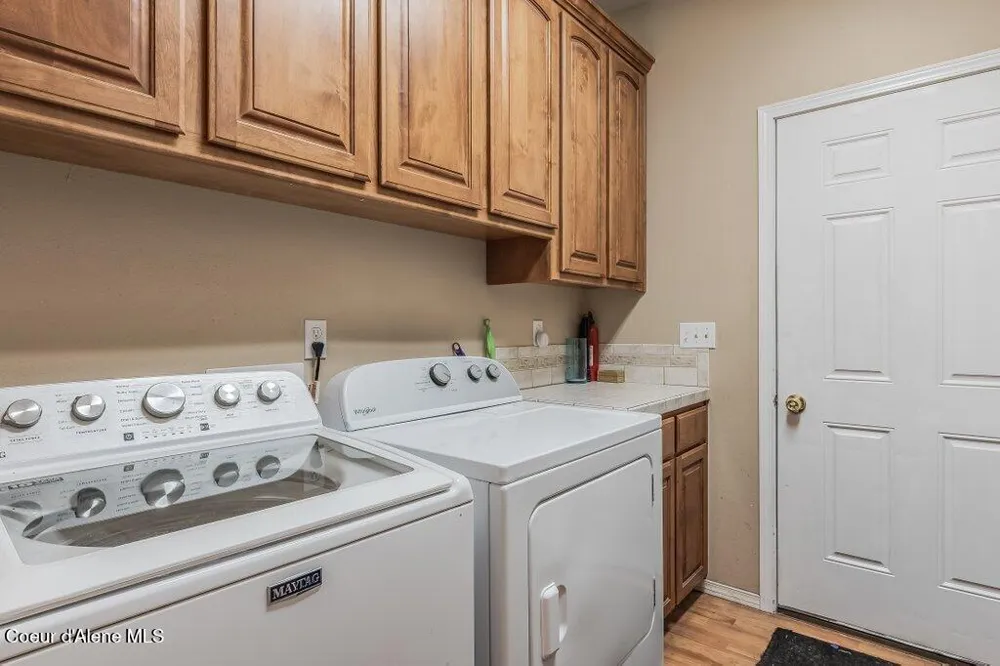 18321 W RICE AVENUE Hauser, ID 83854