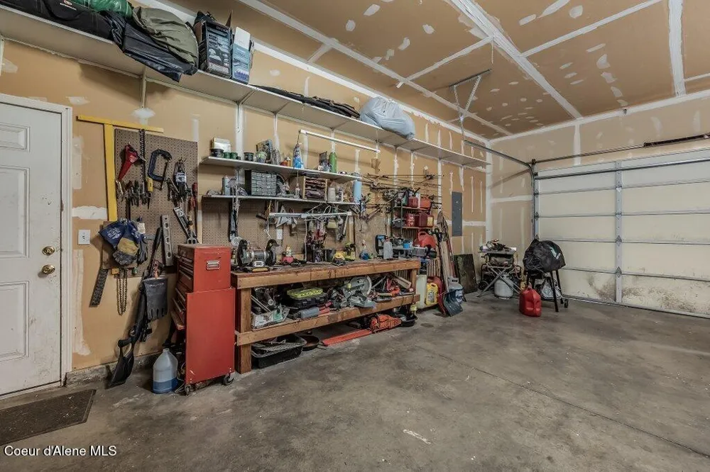 18321 W RICE AVENUE Hauser, ID 83854