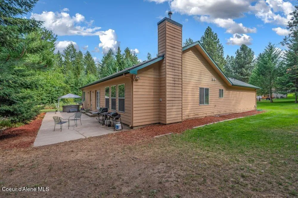 18321 W RICE AVENUE Hauser, ID 83854