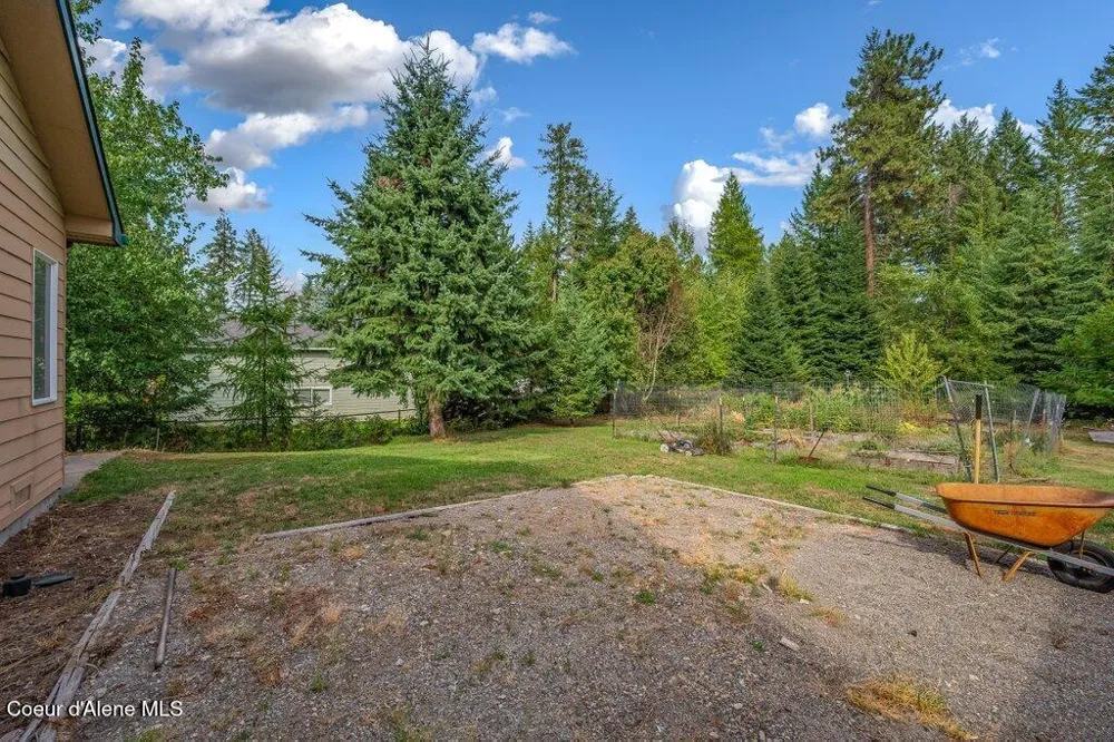 18321 W RICE AVENUE Hauser, ID 83854