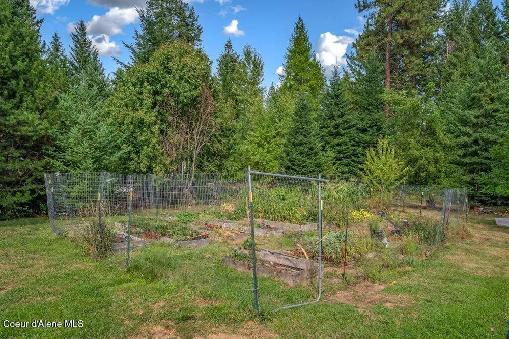 18321 W RICE AVENUE Hauser, ID 83854