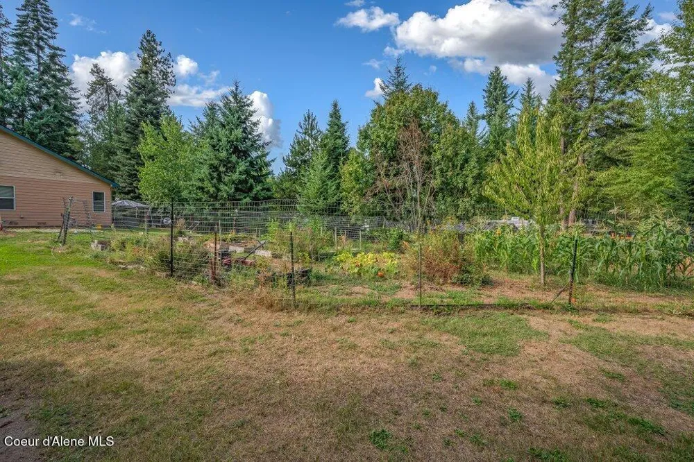 18321 W RICE AVENUE Hauser, ID 83854