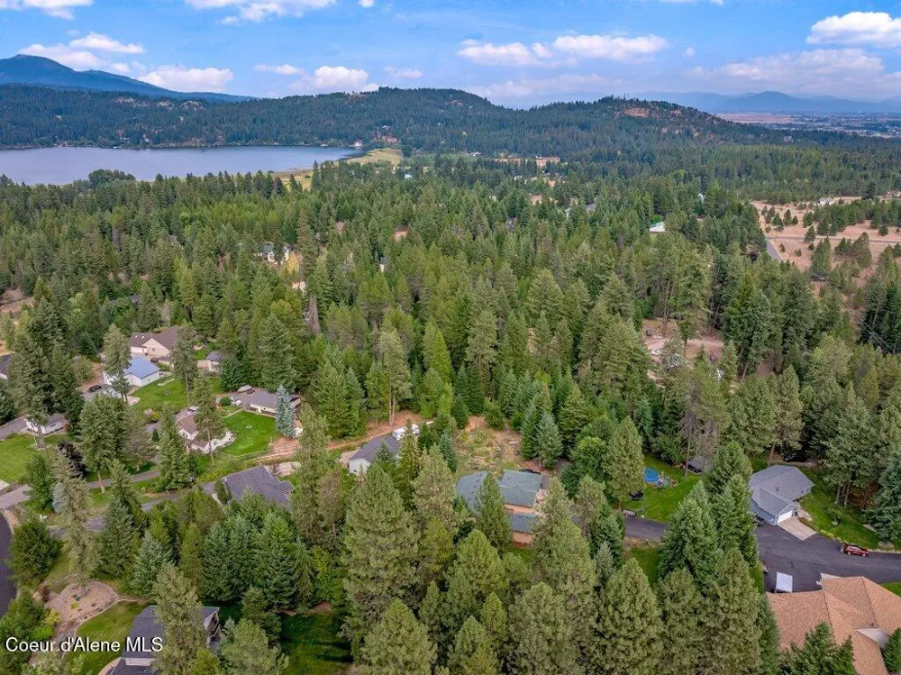 18321 W RICE AVENUE Hauser, ID 83854
