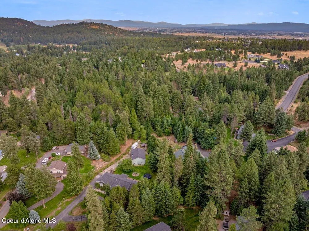 18321 W RICE AVENUE Hauser, ID 83854