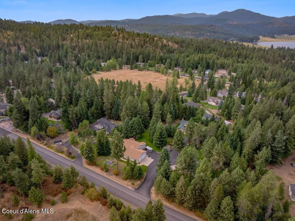 18321 W RICE AVENUE Hauser, ID 83854