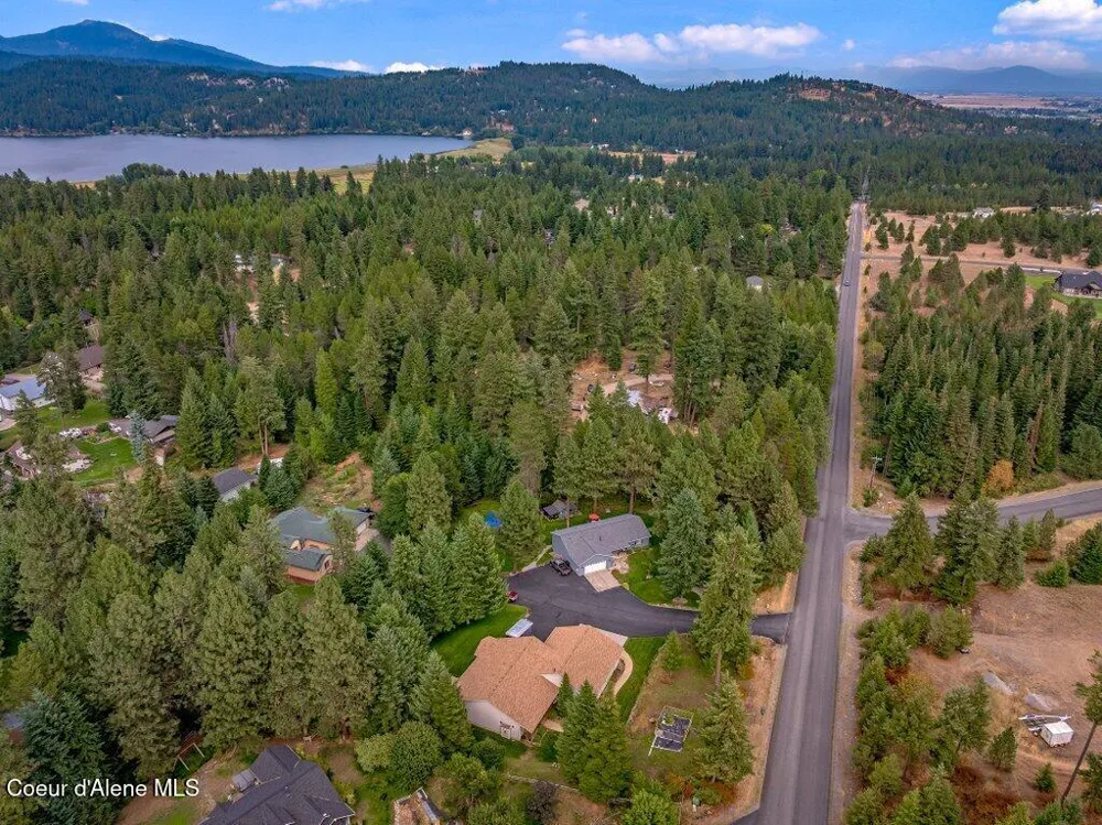 18321 W RICE AVENUE Hauser, ID 83854