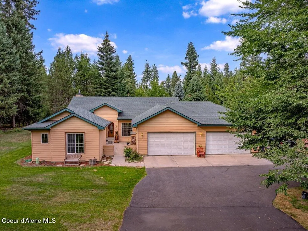 18321 W RICE AVENUE Hauser, ID 83854