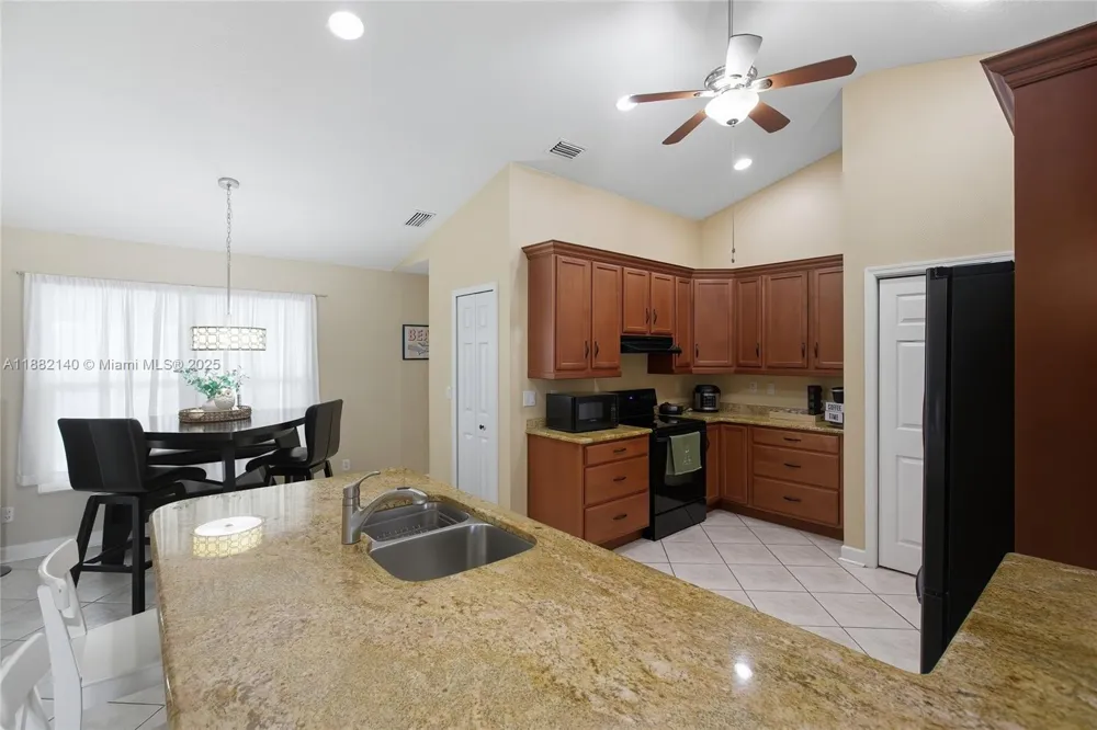 112 SW 34th LN Cape Coral, FL 33914