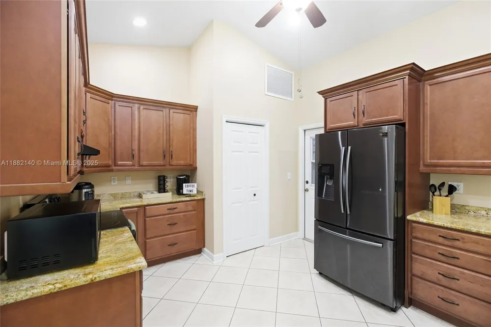 112 SW 34th LN Cape Coral, FL 33914