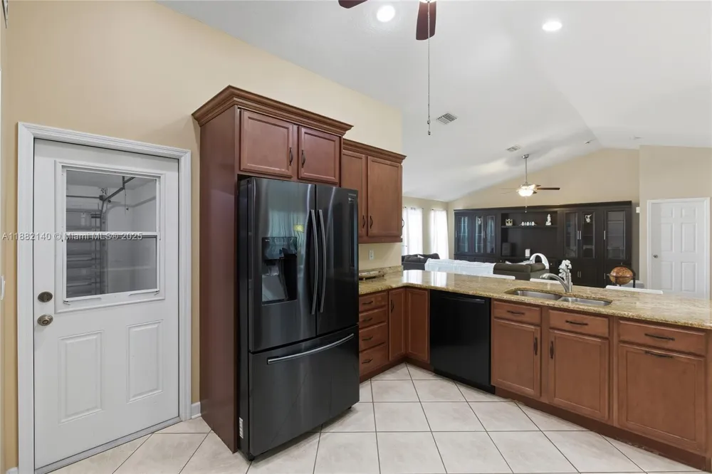 112 SW 34th LN Cape Coral, FL 33914