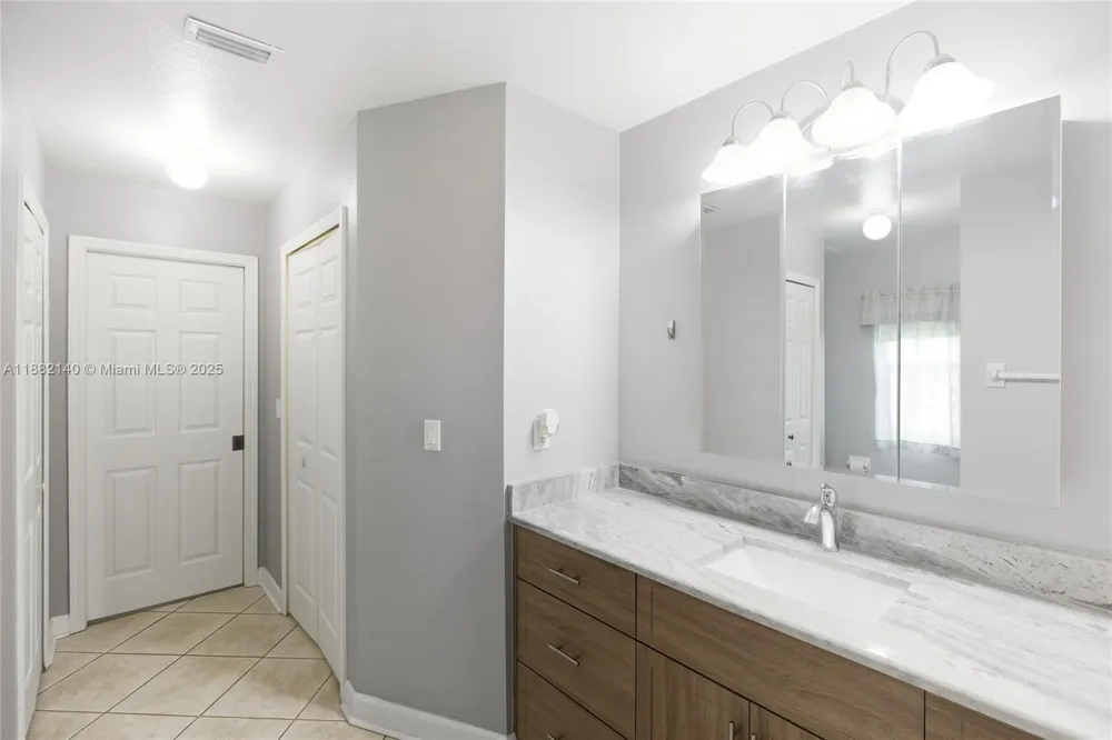 112 SW 34th LN Cape Coral, FL 33914