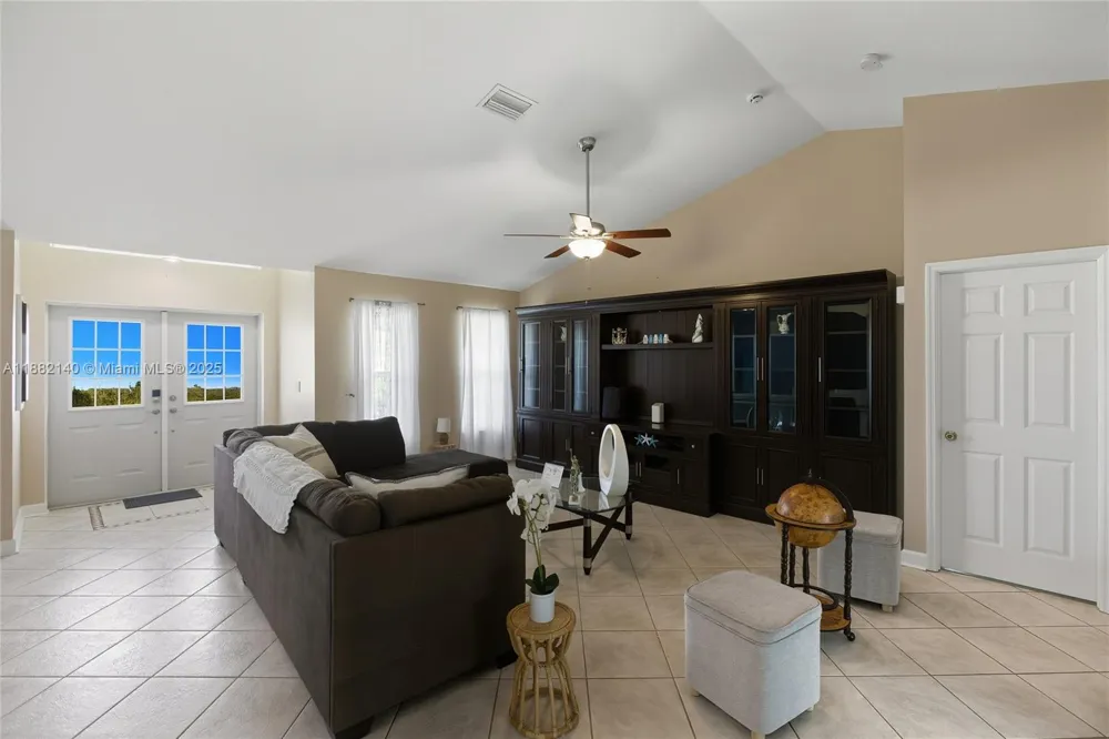 112 SW 34th LN Cape Coral, FL 33914