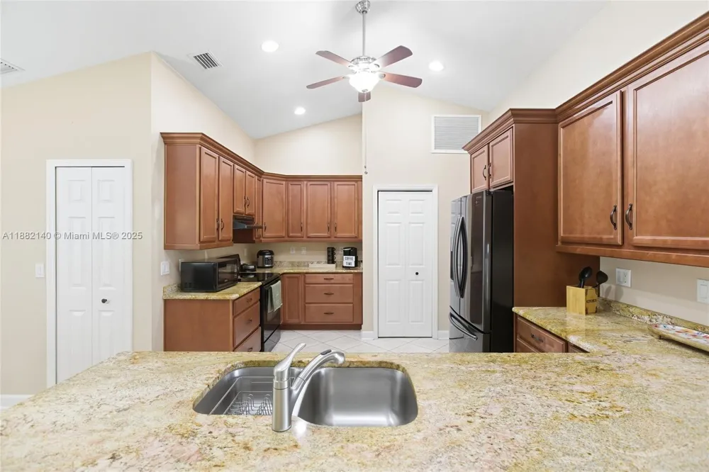 112 SW 34th LN Cape Coral, FL 33914