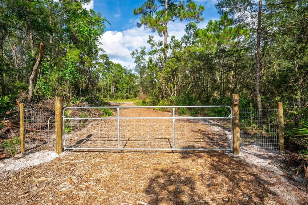 52215 STATE ROAD 19 Altoona, FL 32702