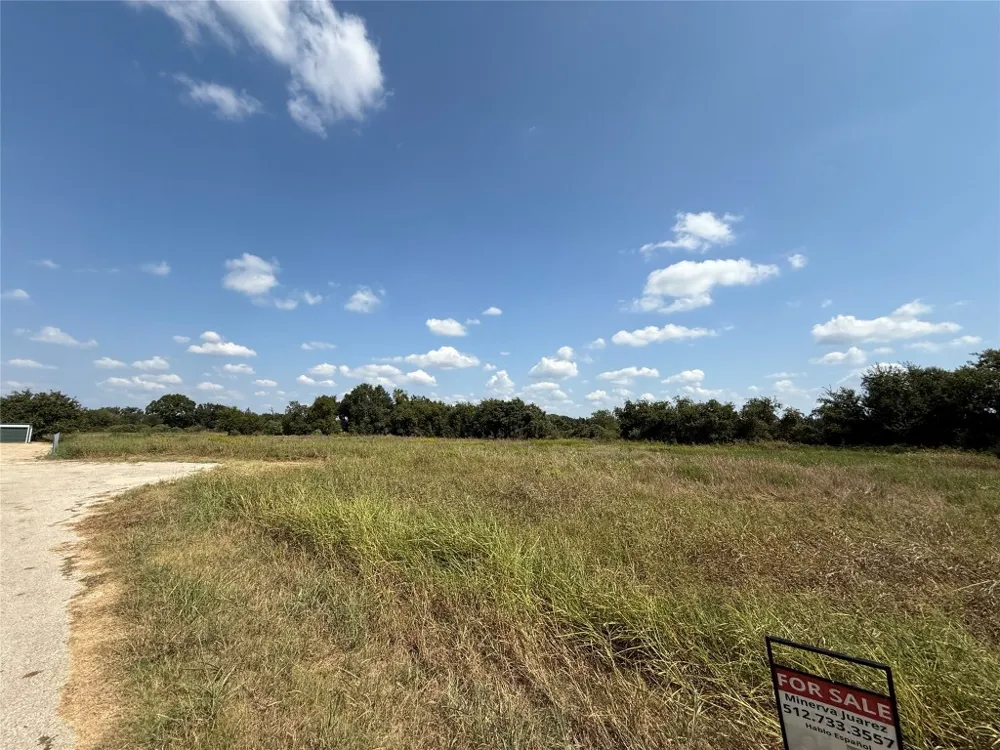 1122 Edwards Way Lexington, TX 78947