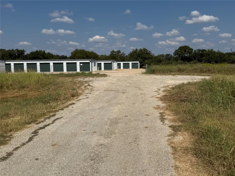 1122 Edwards Way Lexington, TX 78947