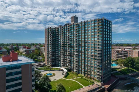 166-25 Powells Cove Boulevard #9E
