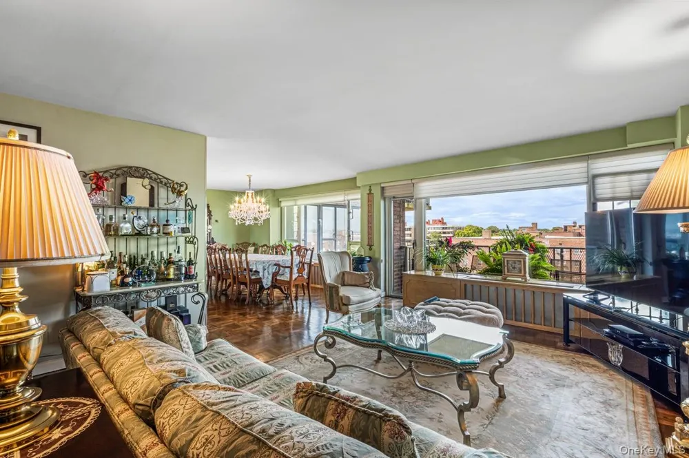 166-25 Powells Cove Boulevard #9E Beechhurst, NY 11357