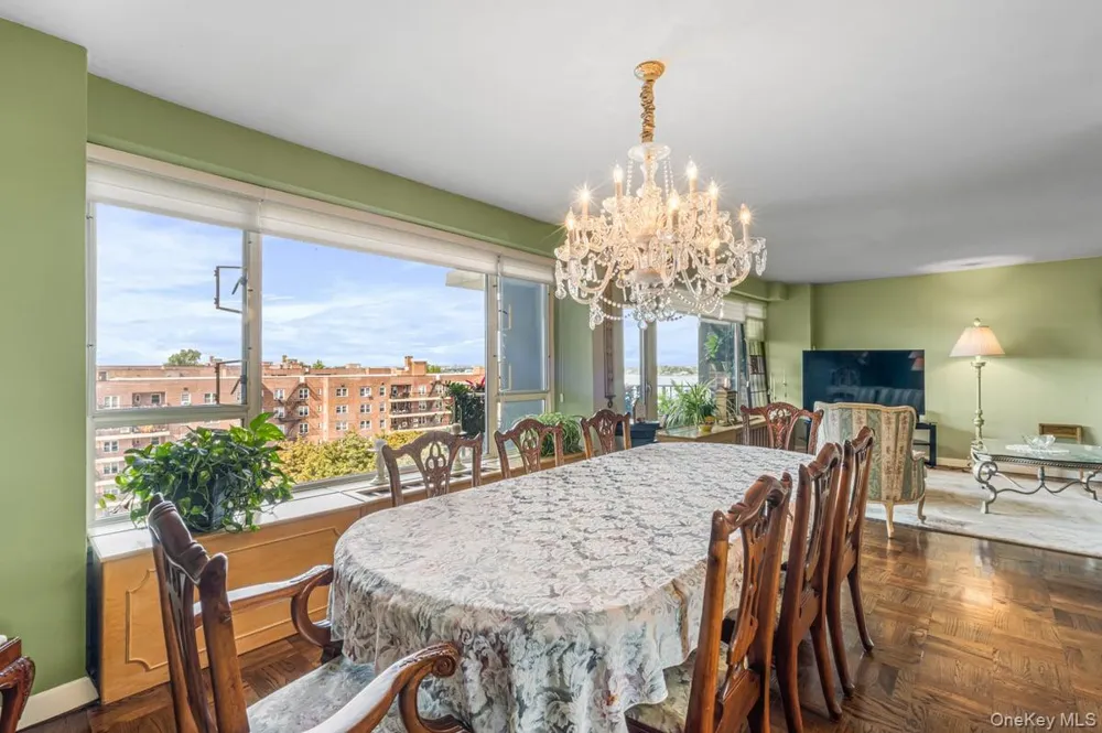166-25 Powells Cove Boulevard #9E Beechhurst, NY 11357