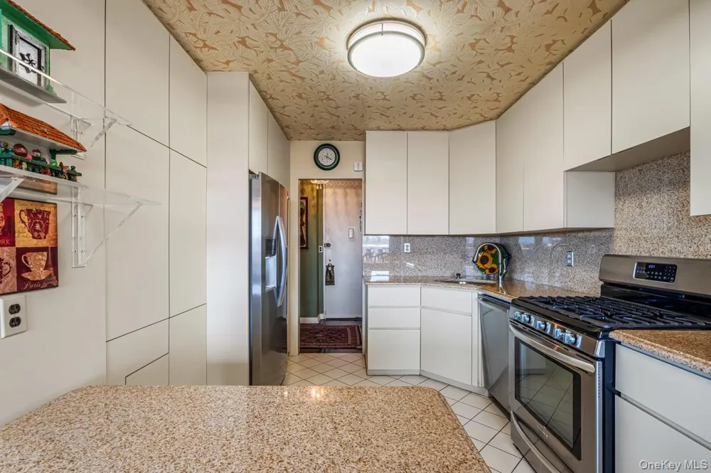 166-25 Powells Cove Boulevard #9E Beechhurst, NY 11357