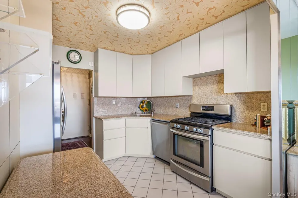 166-25 Powells Cove Boulevard #9E Beechhurst, NY 11357